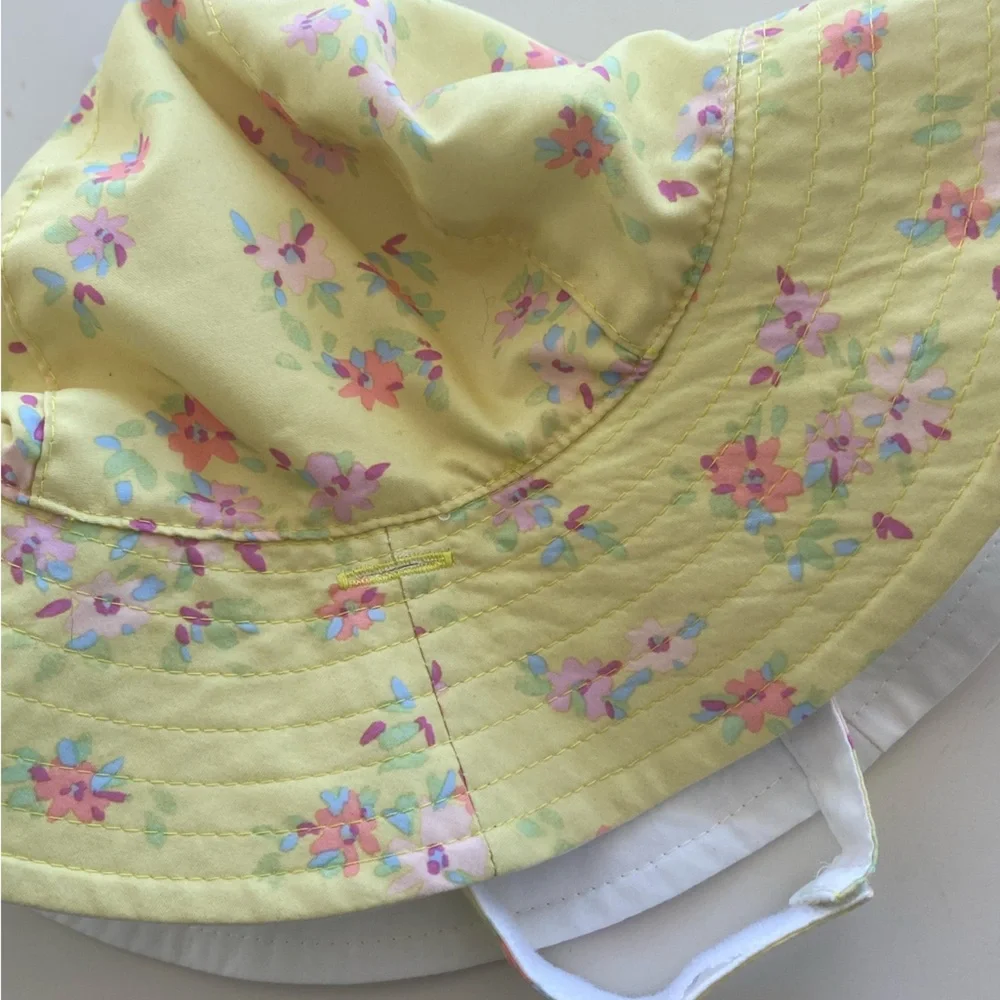 NWT Carter’s Bodysuit & Osh Kosh Sunhat
